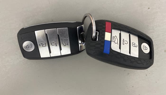 2023 KIA SELTOS HTX 1.5 DIESEL IMT, Diesel, Manual, 31,476 km, Key Close Up
