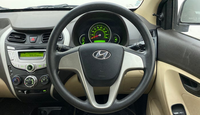 2018 Hyundai Eon MAGNA + AIRBAG, Petrol, Manual, 33,070 km, Steering Wheel Close Up