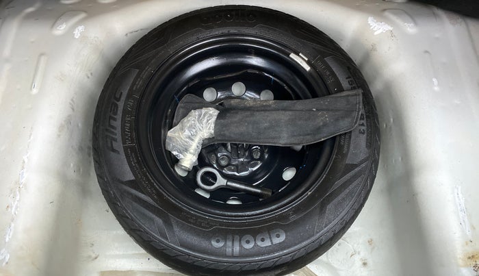 2018 Hyundai Eon MAGNA + AIRBAG, Petrol, Manual, 33,070 km, Spare Tyre