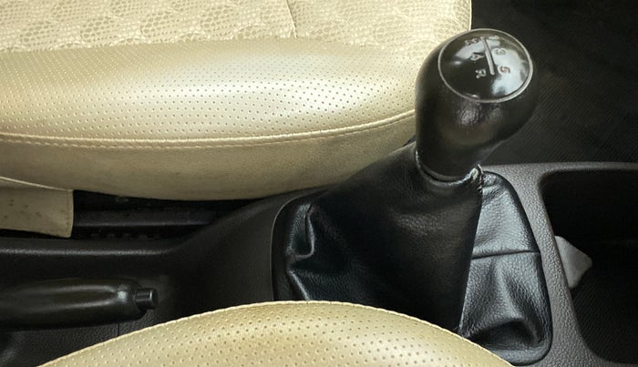 2018 Hyundai Eon MAGNA + AIRBAG, Petrol, Manual, 33,070 km, Gear Lever