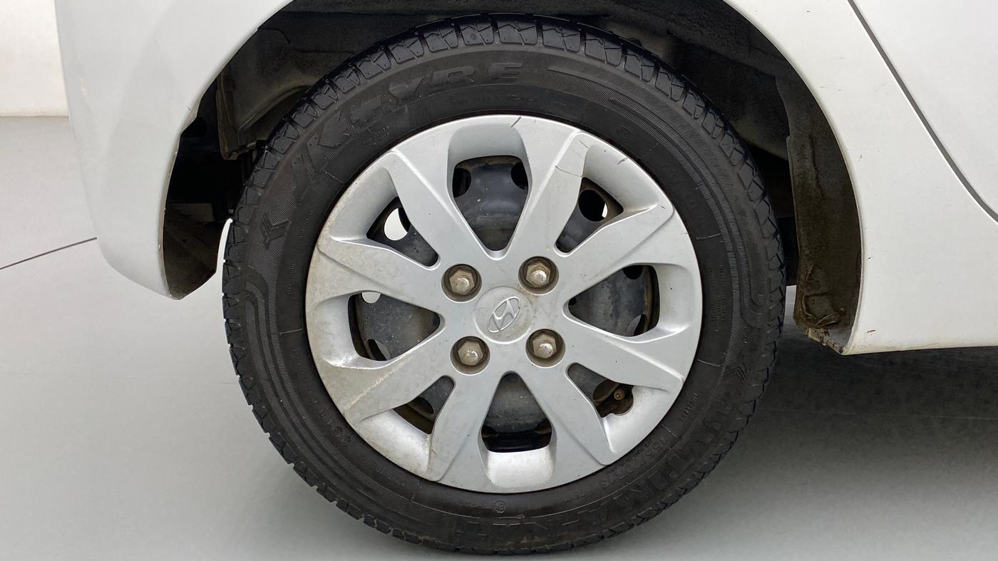 2018 Hyundai Eon MAGNA + AIRBAG, Petrol, Manual, 33,070 km, Right Rear Wheel