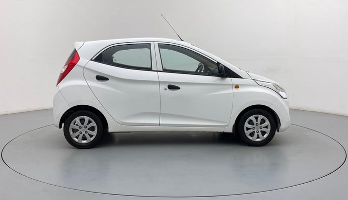 2018 Hyundai Eon MAGNA + AIRBAG, Petrol, Manual, 33,070 km, Right Side View
