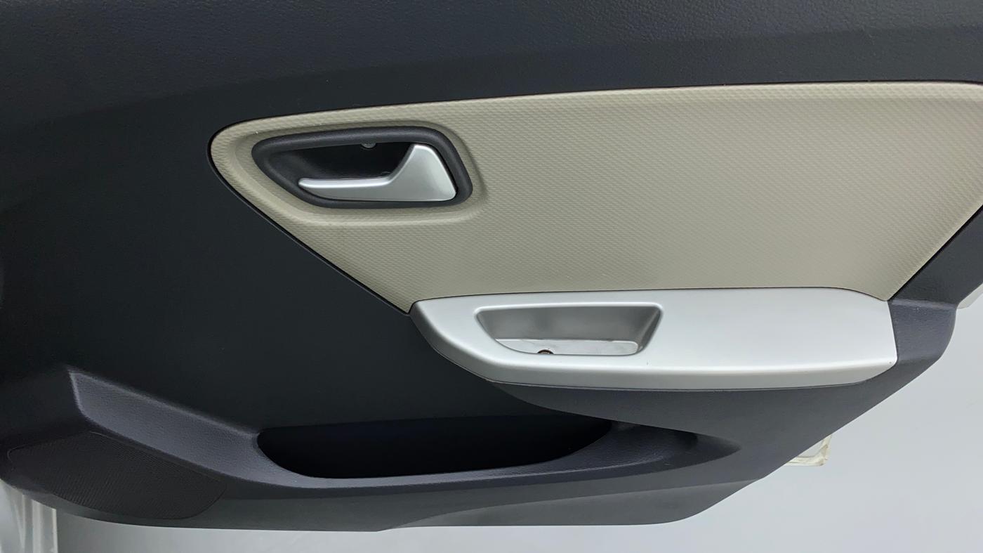 2018 Maruti Alto K10 VXI (O) AMT, Petrol, Automatic, 30,554 km, Driver Side Door Panels Controls