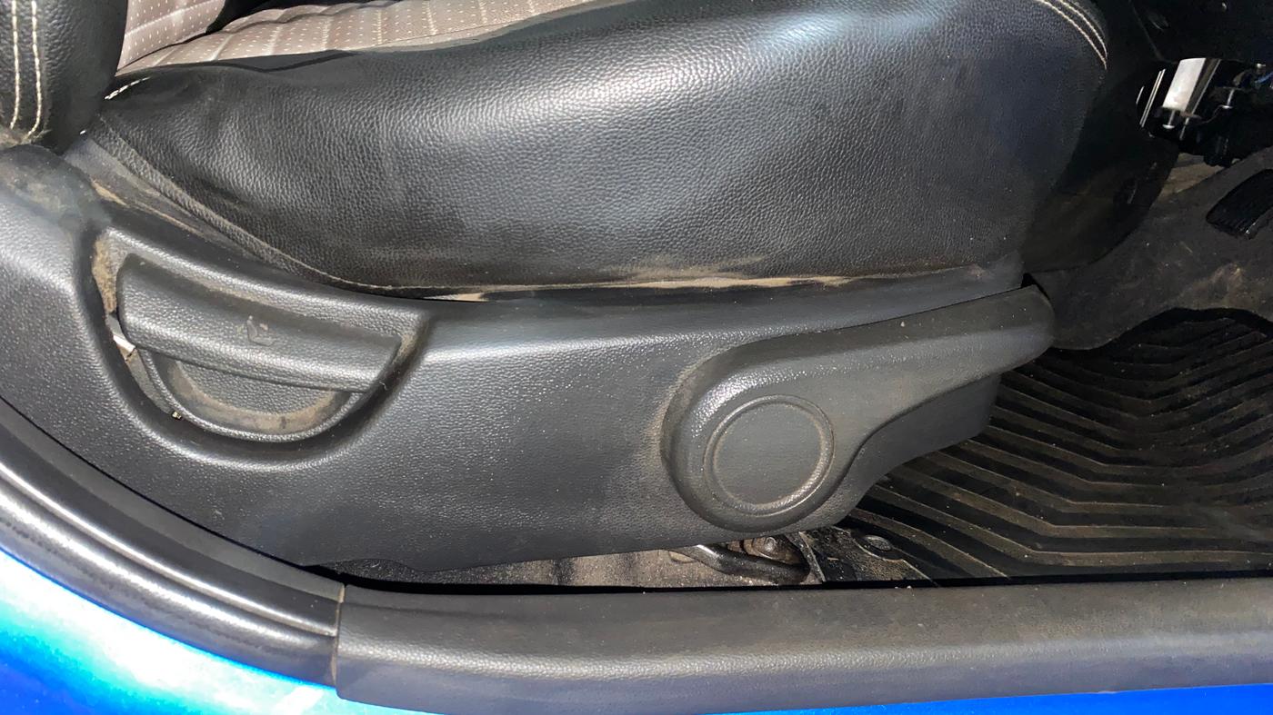 2017 Hyundai Grand i10 ASTA 1.2 KAPPA VTVT, Petrol, Manual, 72,294 km, Driver Side Adjustment Panel