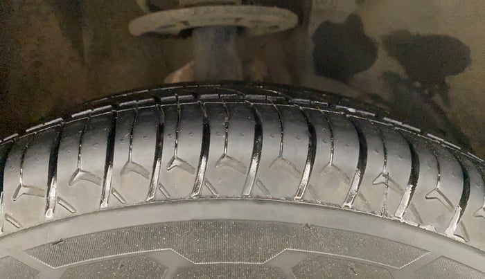 2019 Maruti Dzire VXI AMT, Petrol, Automatic, 53,088 km, Right Front Tyre Tread