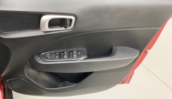 2022 Hyundai VENUE SX PLUS 1.0 TURBO DCT, Petrol, Automatic, 6,657 km, Driver Side Door Panels Control