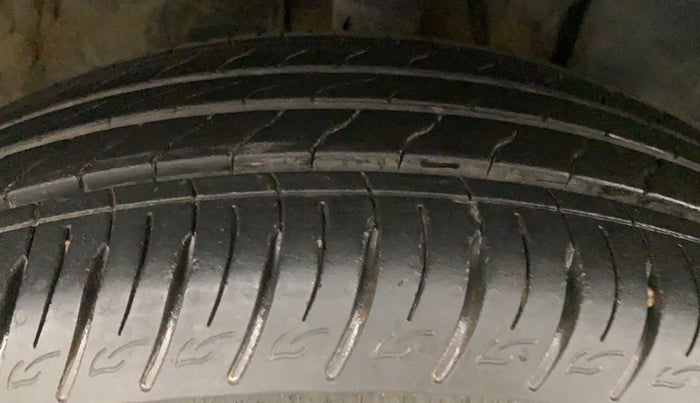 2022 Hyundai VENUE SX PLUS 1.0 TURBO DCT, Petrol, Automatic, 6,657 km, Right Front Tyre Tread