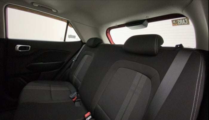 2022 Hyundai VENUE SX PLUS 1.0 TURBO DCT, Petrol, Automatic, 6,657 km, Right Side Rear Door Cabin