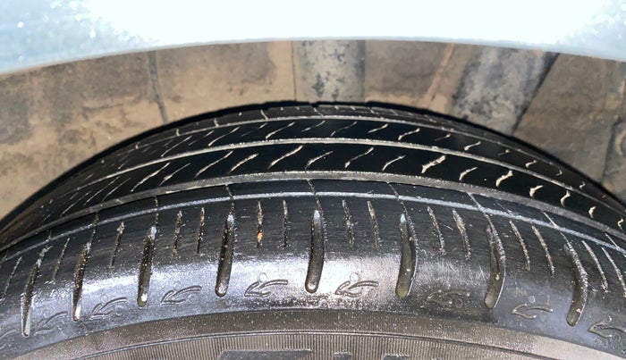 2023 Hyundai GRAND I10 NIOS SPORTZ 1.2 KAPPA VTVT, Petrol, Manual, 29,661 km, Left Rear Tyre Tread