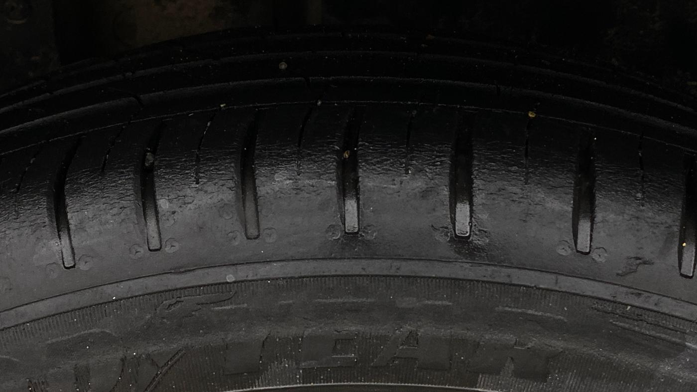 2021 MG HECTOR SHARP 1.5 DCT PETROL, Petrol, Automatic, 65,789 km, Right Rear Tyre Tread