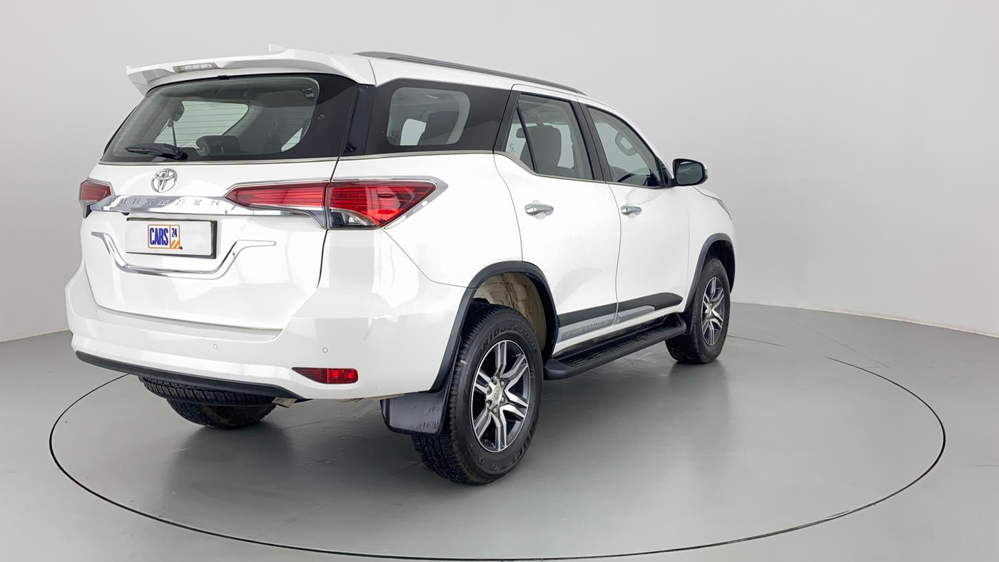 2020 Toyota Fortuner 2.8 4x2 MT, Diesel, Manual, 35,958 km, Right Back Diagonal