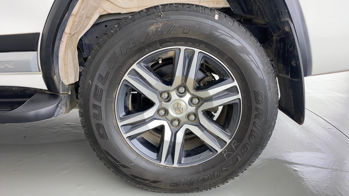 2020 Toyota Fortuner 2.8 4x2 MT, Diesel, Manual, 35,958 km, Left Rear Wheel