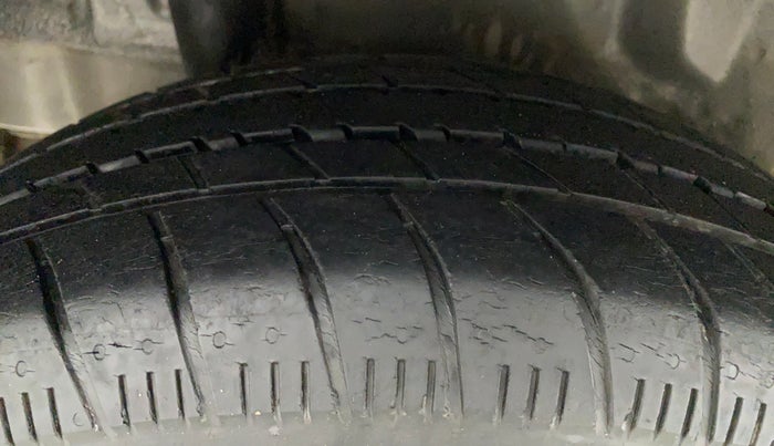 2013 Honda Brio S MT, Petrol, Manual, 57,507 km, Right Rear Tyre Tread