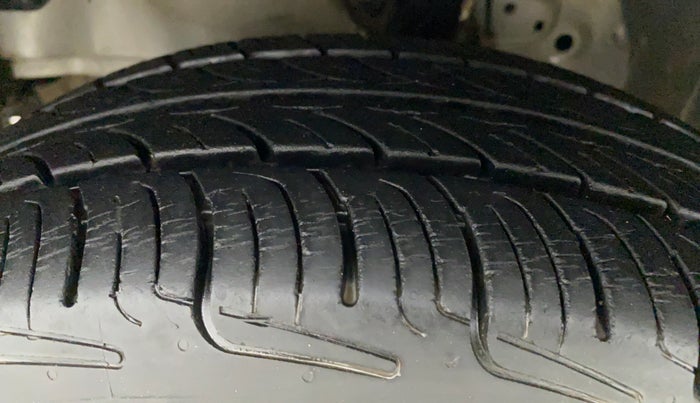 2013 Honda Brio S MT, Petrol, Manual, 57,507 km, Left Front Tyre Tread