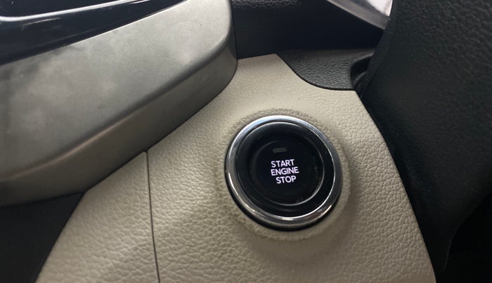 2021 Mahindra XUV300 W8 (O) 1.2 PETROL, Petrol, Manual, 59,351 km, Keyless Start/ Stop Button