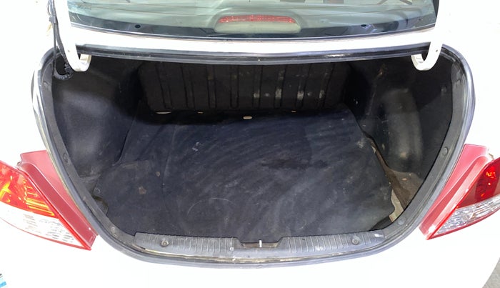 2012 Hyundai Verna FLUIDIC 1.6 VTVT SX, Petrol, Manual, 38,133 km, Boot Inside