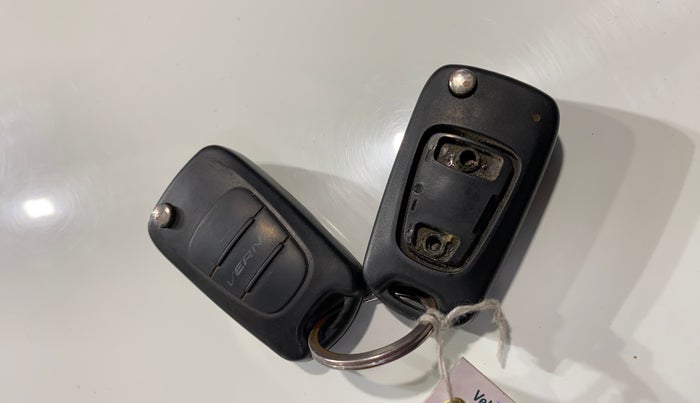 2012 Hyundai Verna FLUIDIC 1.6 VTVT SX, Petrol, Manual, 38,133 km, Key Close Up