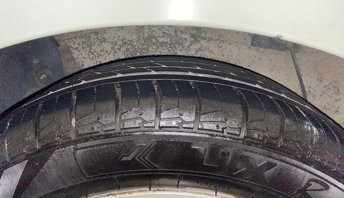 2012 Hyundai Verna FLUIDIC 1.6 VTVT SX, Petrol, Manual, 38,133 km, Right Rear Tyre Tread