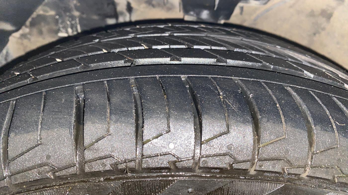 2012 Hyundai Verna FLUIDIC 1.6 VTVT SX, Petrol, Manual, 38,133 km, Left Front Tyre Tread
