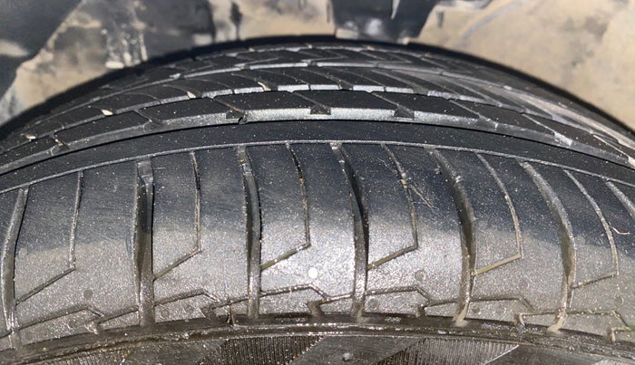 2012 Hyundai Verna FLUIDIC 1.6 VTVT SX, Petrol, Manual, 38,133 km, Left Front Tyre Tread