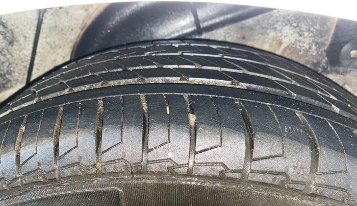 2012 Hyundai Verna FLUIDIC 1.6 VTVT SX, Petrol, Manual, 38,133 km, Left Rear Tyre Tread