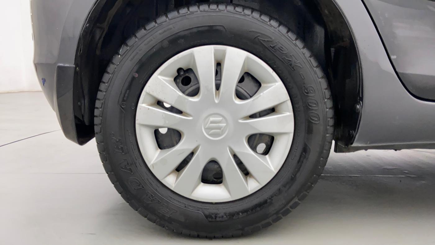 2015 Maruti Swift VXI, Petrol, Manual, 71,706 km, Right Rear Wheel