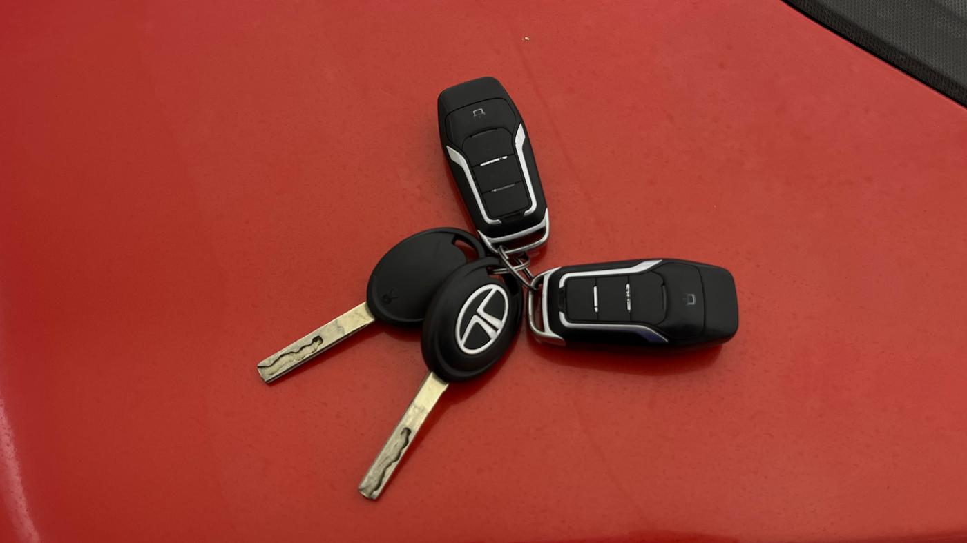 2020 Tata Tiago XE PETROL, Petrol, Manual, 35,532 km, Key Close Up