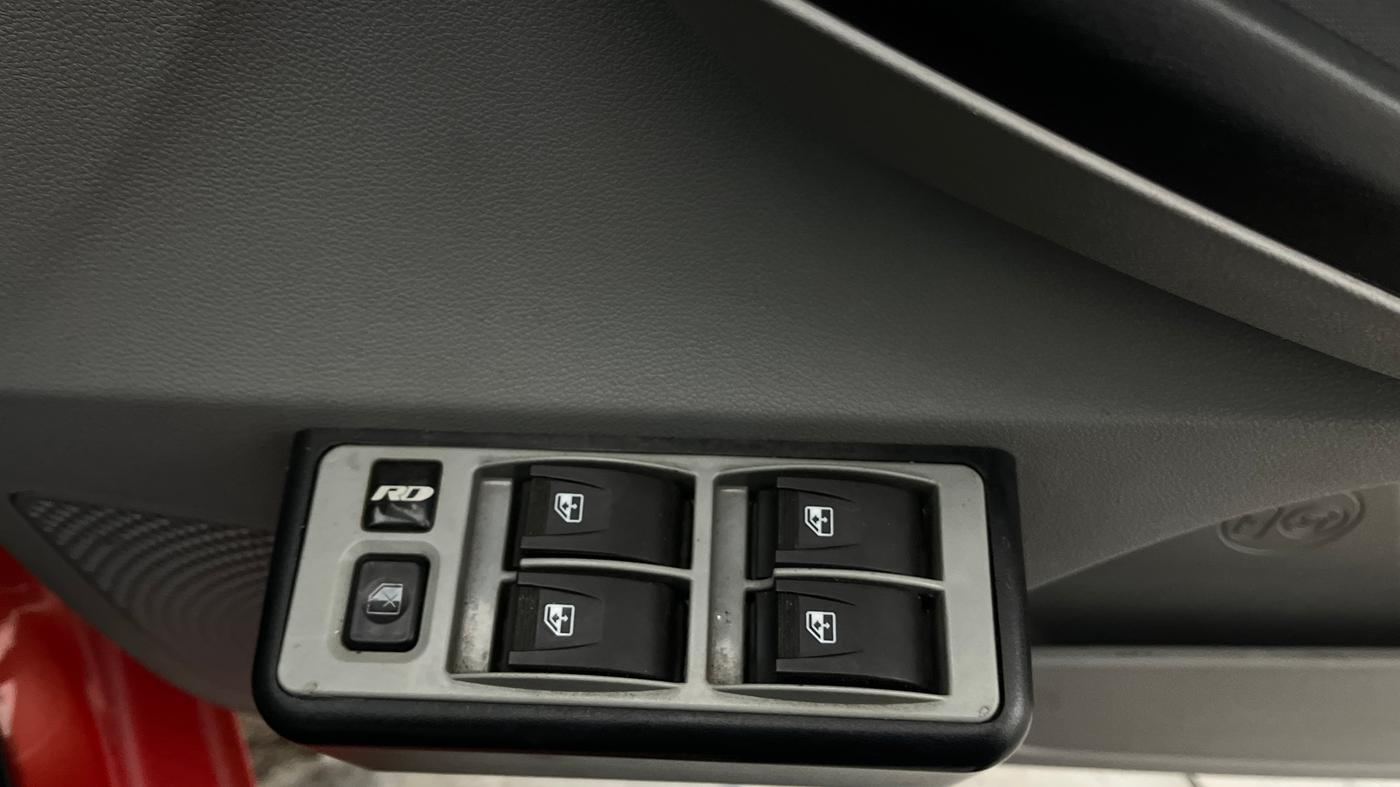 2020 Tata Tiago XE PETROL, Petrol, Manual, 35,532 km, Driver Side Door Panels Control