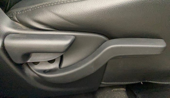 2018 Honda BR-V 1.5L I-VTEC V CVT, Petrol, Automatic, 31,997 km, Driver Side Adjustment Panel