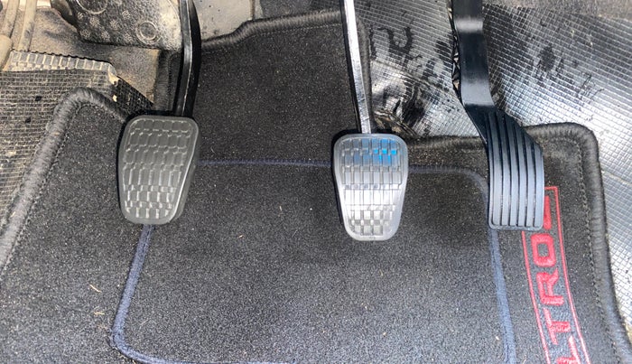 2021 Tata ALTROZ XZ PETROL, Petrol, Manual, 43,470 km, Pedals