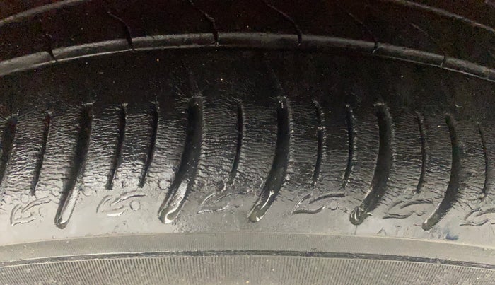 2021 Tata ALTROZ XZ PETROL, Petrol, Manual, 43,470 km, Right Front Tyre Tread