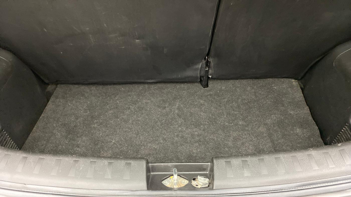 2015 Maruti Swift VXI D, Petrol, Manual, 61,014 km, Boot Inside