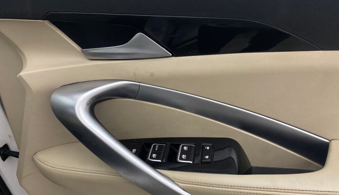 2021 MG HECTOR SHARP 1.5 DCT PETROL, Petrol, Automatic, 36,689 km, Driver Side Door Panels Control