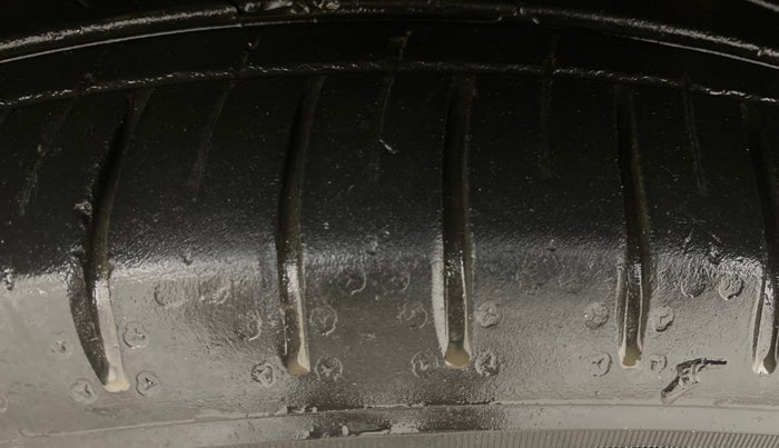 2021 MG HECTOR SHARP 1.5 DCT PETROL, Petrol, Automatic, 36,689 km, Left Front Tyre Tread