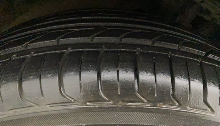 2016 Maruti Baleno DELTA CVT PETROL 1.2, Petrol, Automatic, 87,416 km, Right Rear Tyre Tread