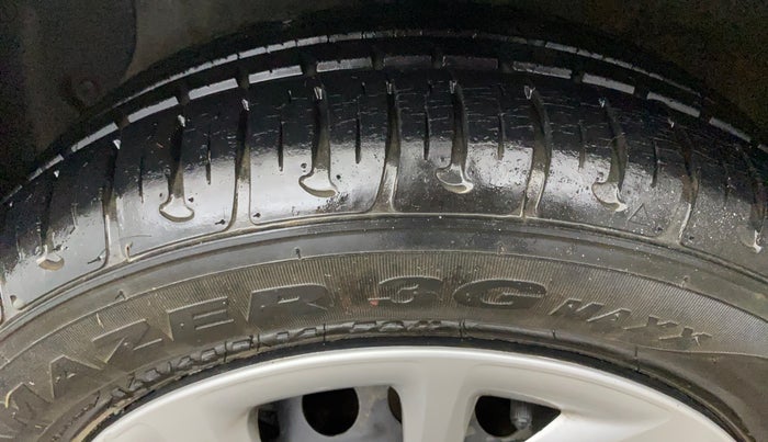 2017 Hyundai Grand i10 SPORTZ 1.2 KAPPA VTVT, Petrol, Manual, 5,359 km, Left Front Tyre Tread