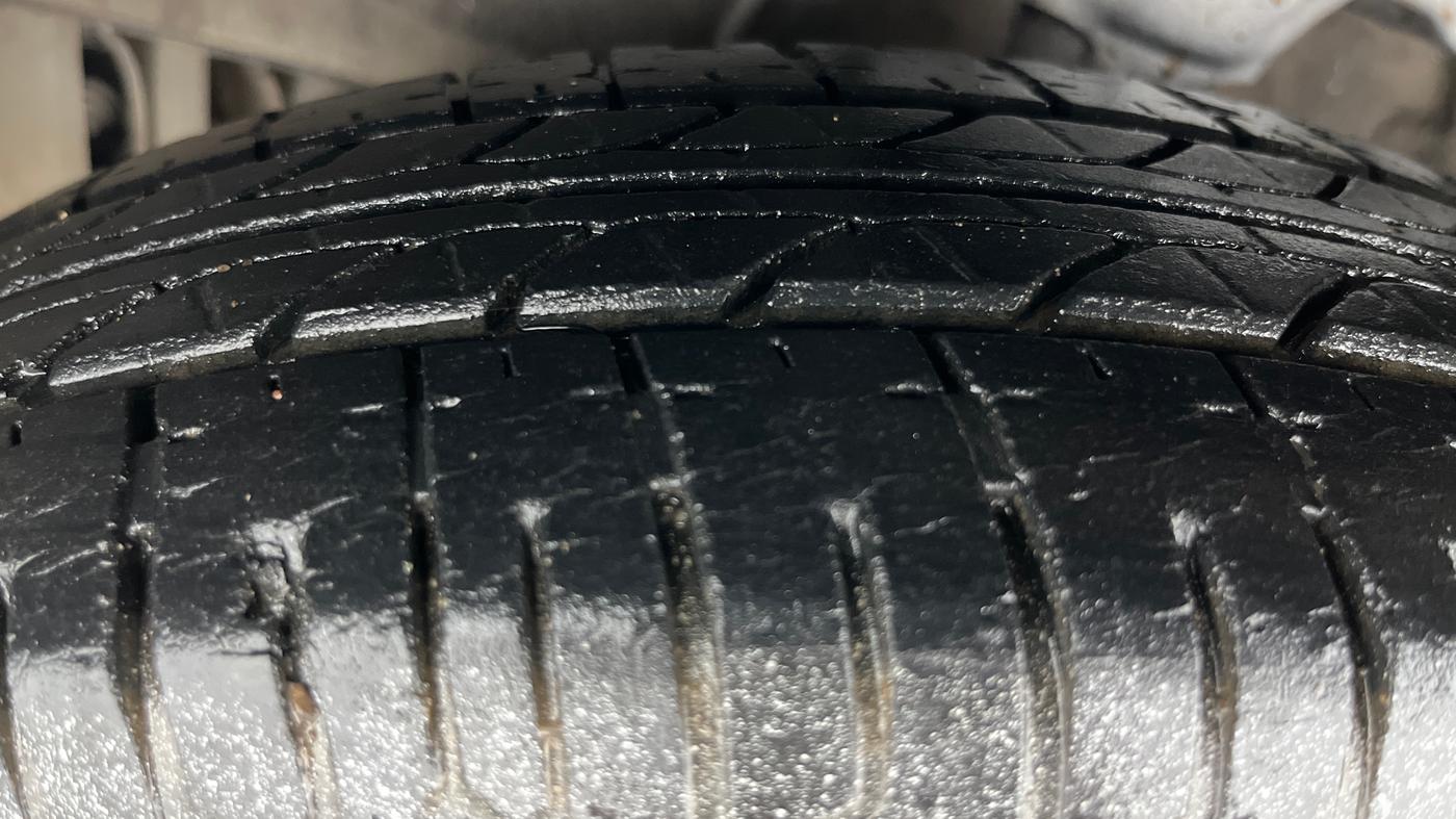 2013 Hyundai i10 SPORTZ 1.2 AT, Petrol, Automatic, 41,738 km, Left Front Tyre Tread