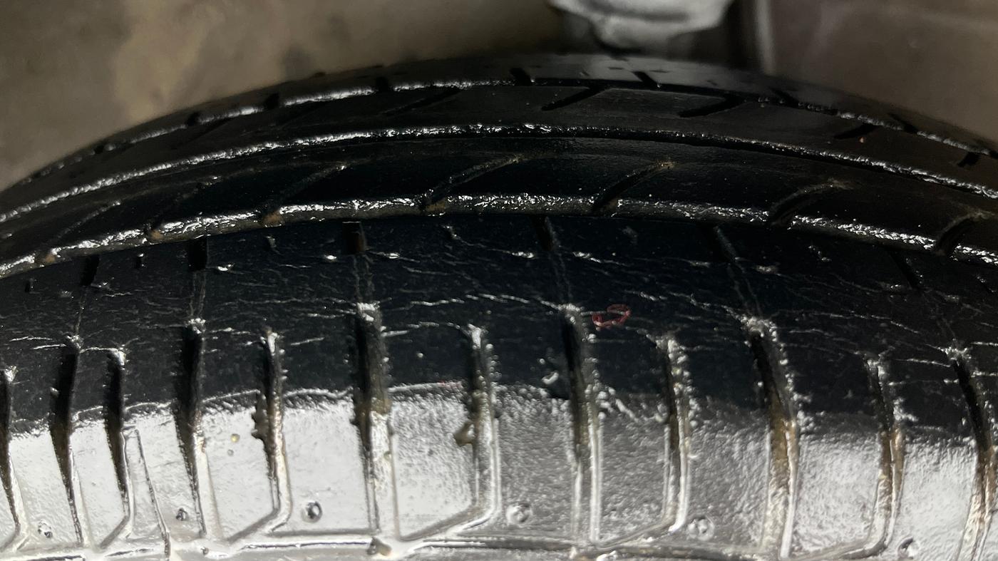 2013 Hyundai i10 SPORTZ 1.2 AT, Petrol, Automatic, 41,738 km, Right Front Tyre Tread