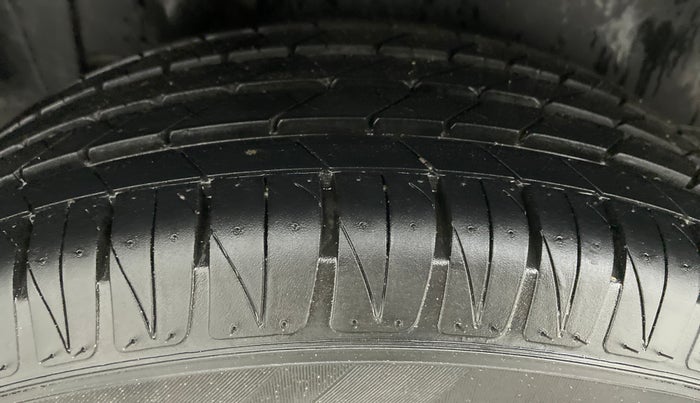 2022 Toyota URBAN CRUISER Premium AT, Petrol, Automatic, 5,613 km, Right Rear Tyre Tread