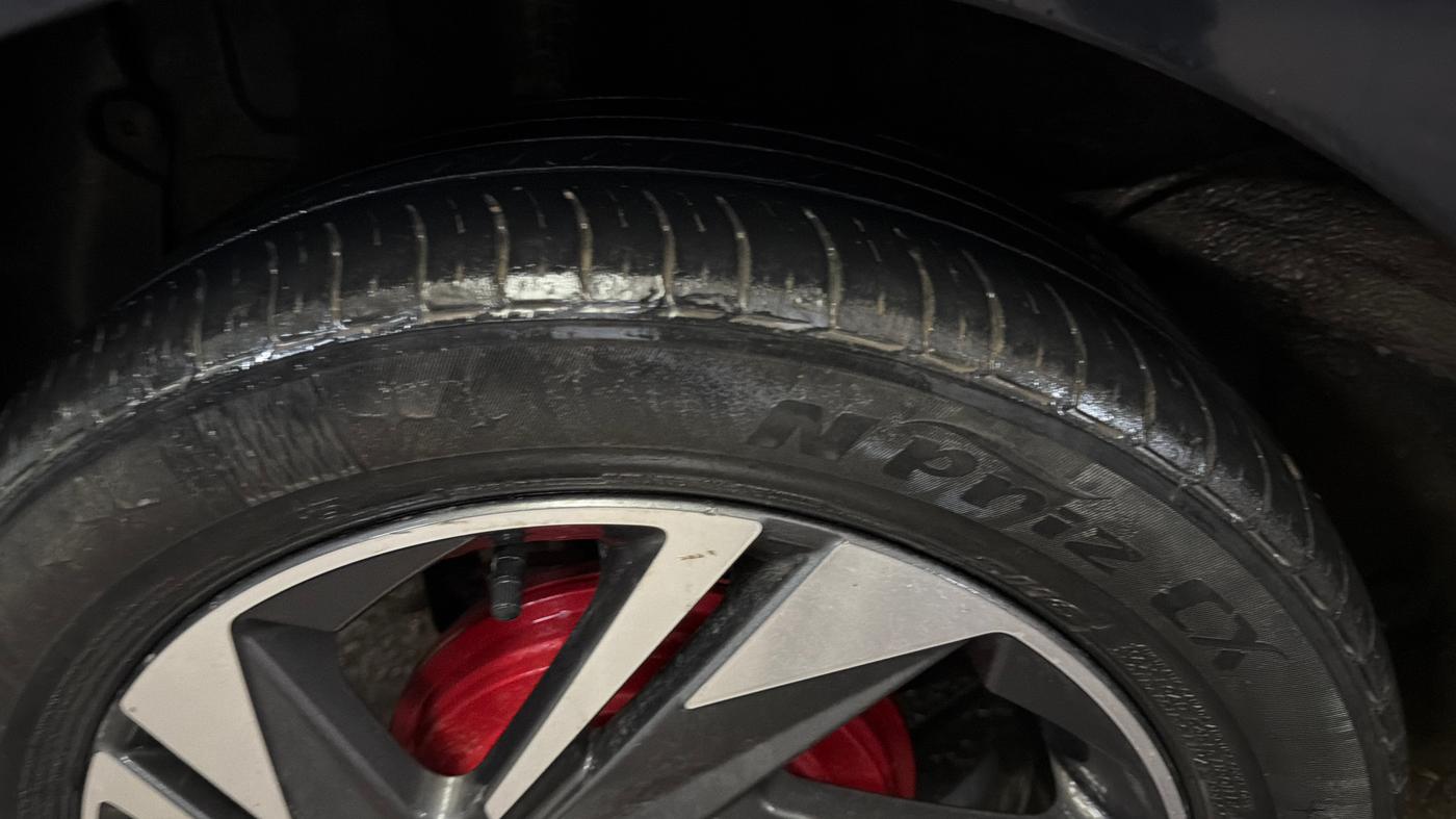 2021 Hyundai NEW I20 ASTA 1.2 MT, Petrol, Manual, 75,940 km, Right Rear Tyre Tread