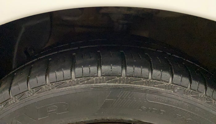 2016 Hyundai Grand i10 MAGNA 1.2 KAPPA VTVT, Petrol, Manual, 99,716 km, Left Front Tyre Tread