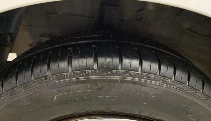 2016 Hyundai Grand i10 MAGNA 1.2 KAPPA VTVT, Petrol, Manual, 99,716 km, Right Rear Tyre Tread