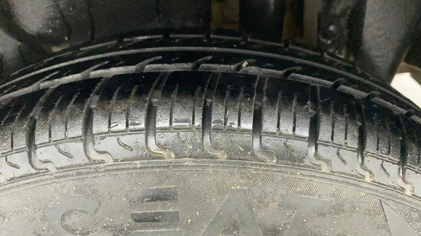 2012 Maruti Swift Dzire VXI, Petrol, Manual, 93,869 km, Left Rear Tyre Tread