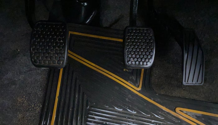 2015 Maruti Alto K10 VXI, Petrol, Manual, 29,199 km, Pedals