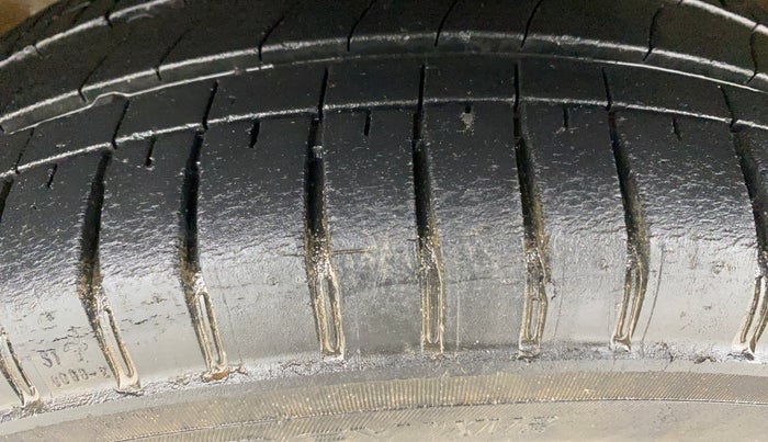 2015 Maruti Alto K10 VXI, Petrol, Manual, 29,199 km, Left Front Tyre Tread