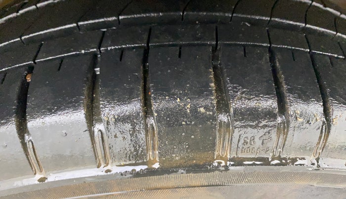 2015 Maruti Alto K10 VXI, Petrol, Manual, 29,199 km, Right Front Tyre Tread