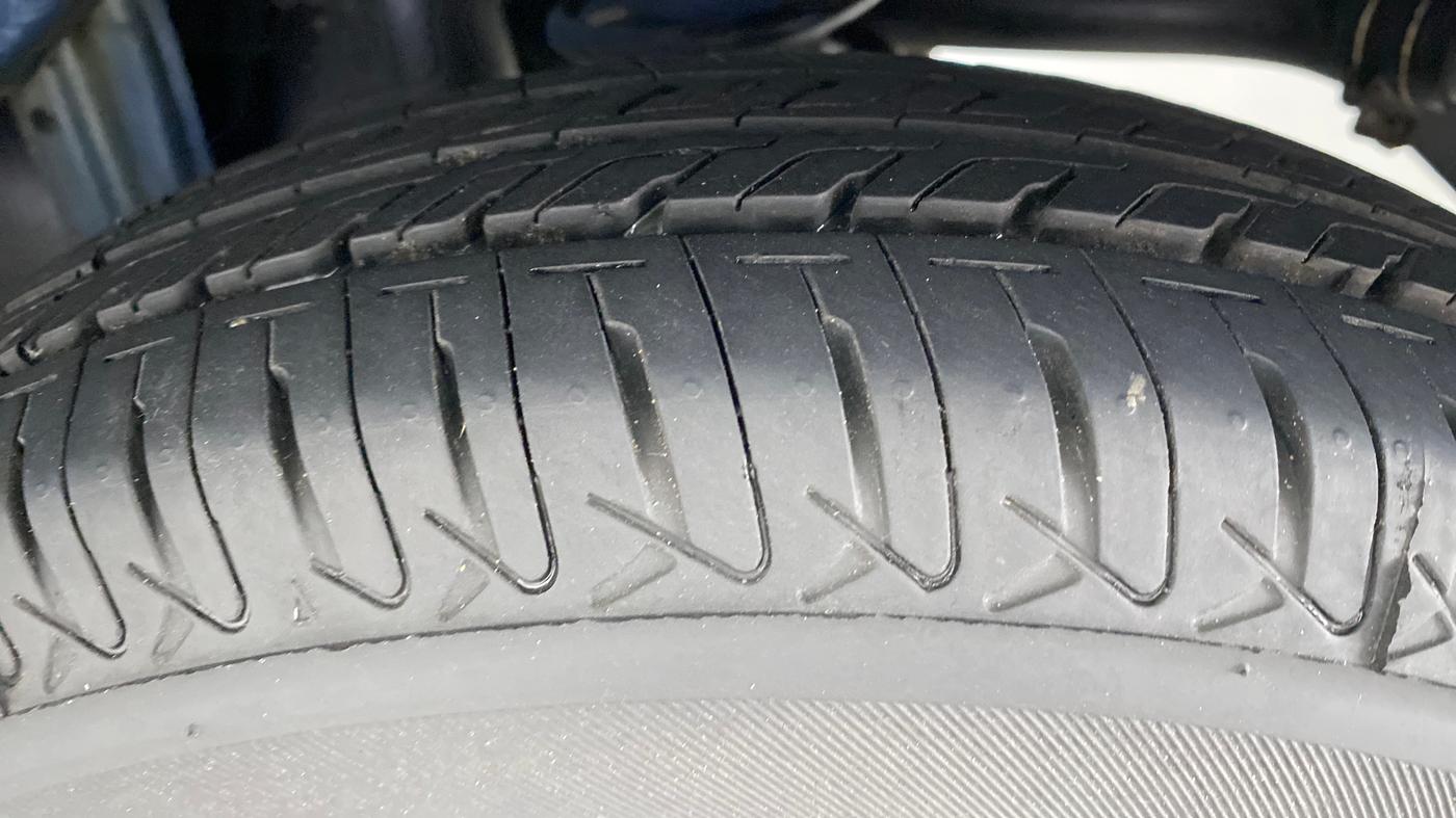 2016 Maruti Alto 800 LXI, Petrol, Manual, 53,340 km, Left Rear Tyre Tread