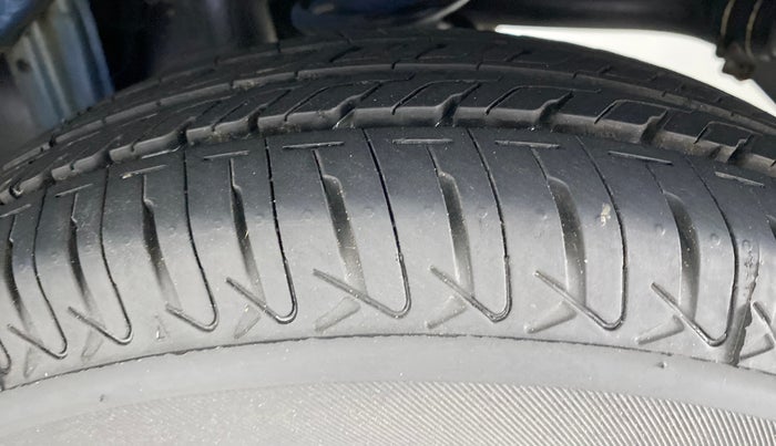 2016 Maruti Alto 800 LXI, Petrol, Manual, 53,340 km, Left Rear Tyre Tread