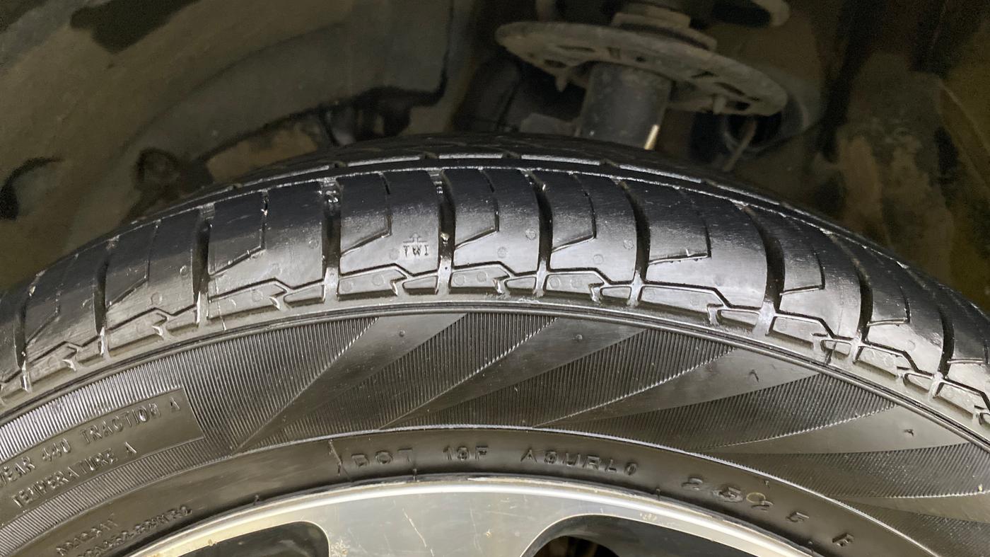 2020 Toyota Glanza G, Petrol, Manual, 67,150 km, Left Front Tyre Tread