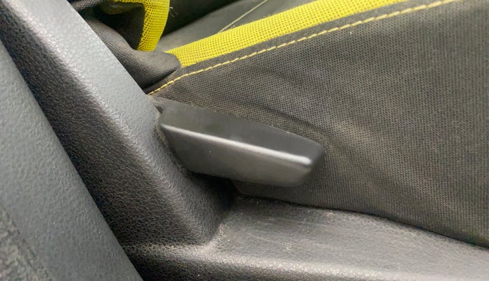 2017 Renault Duster 110 PS RXS SANDSTORM EDITION DIESEL, Diesel, Manual, 55,521 km, Driver Side Adjustment Panel